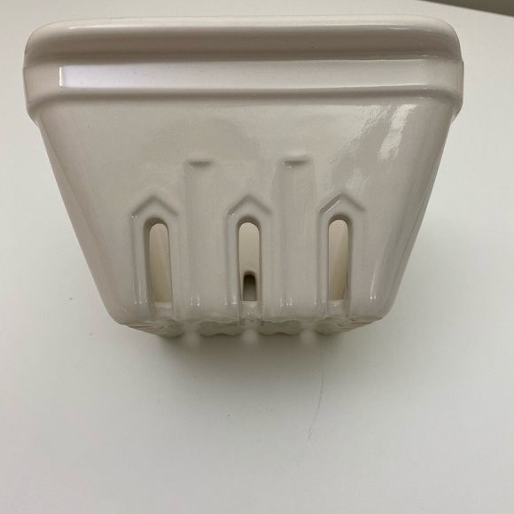 Nice Condition Rae Dunn Berries Basket  7” Wide x 3.5” Tall. - Picture 9 of 9